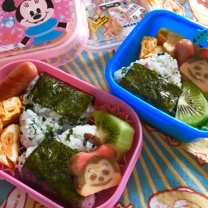 わかめ6色野菜おにぎりとウインナー卵焼きお弁当♡